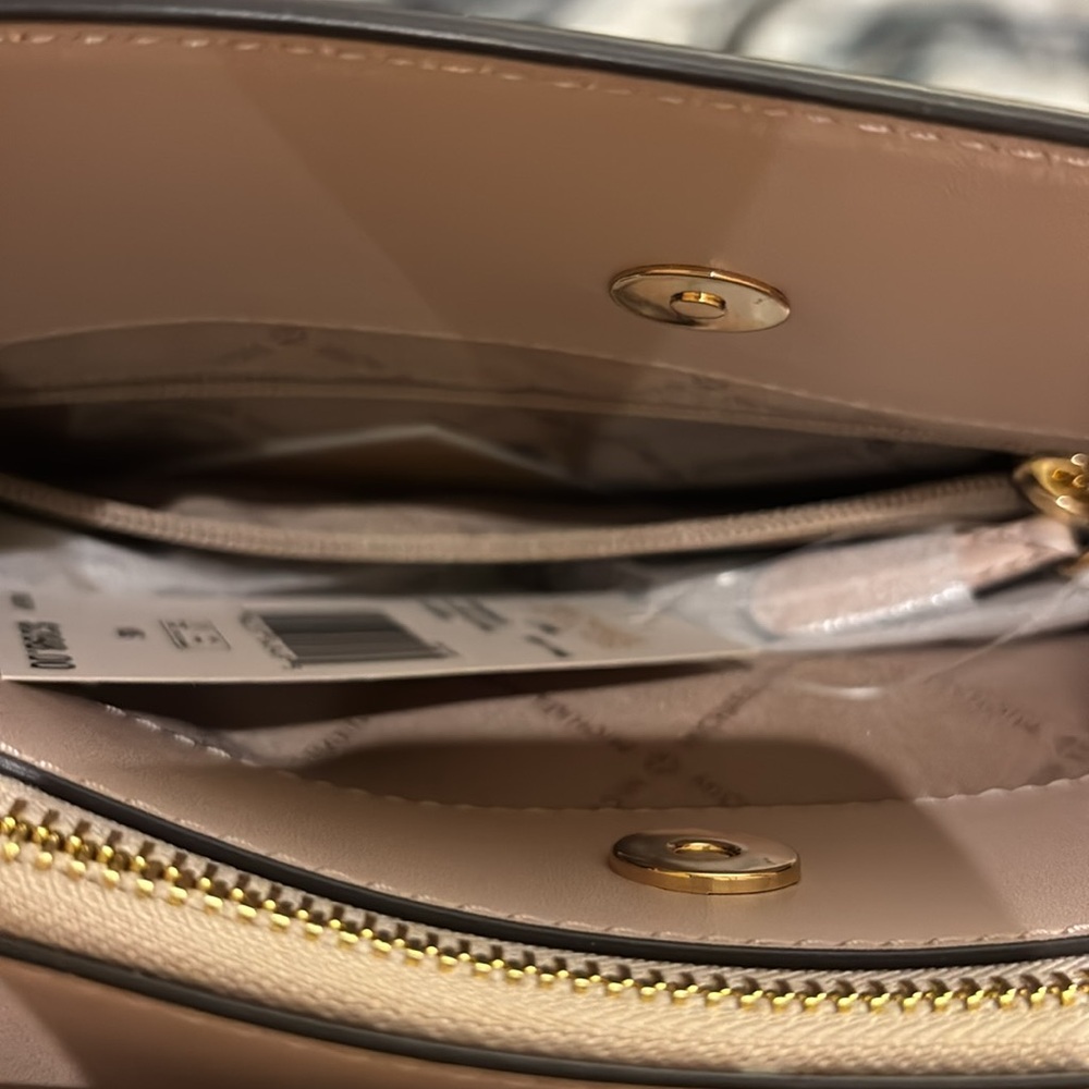 Brand🆕😍🔥😍 MICHAEL KORS bag - Picture 14 of 17